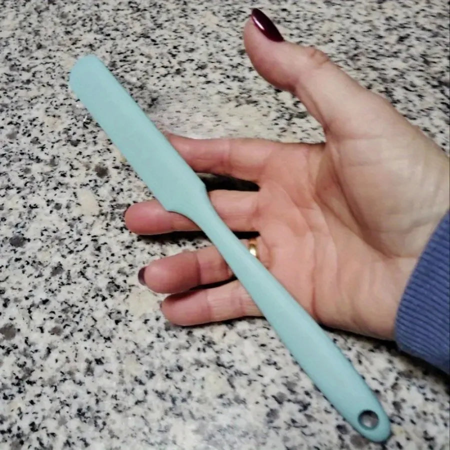 1 Piece Random Color Food Scraper, Non Stick Design, Heat-resistant, Kitchen Utensil, Suitable for Home and Professional Baking - Smarsty