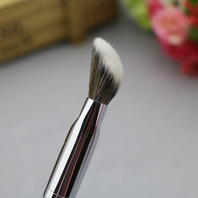 Professional Liquid Foundation Brush for Flawless Makeup - Smarsty