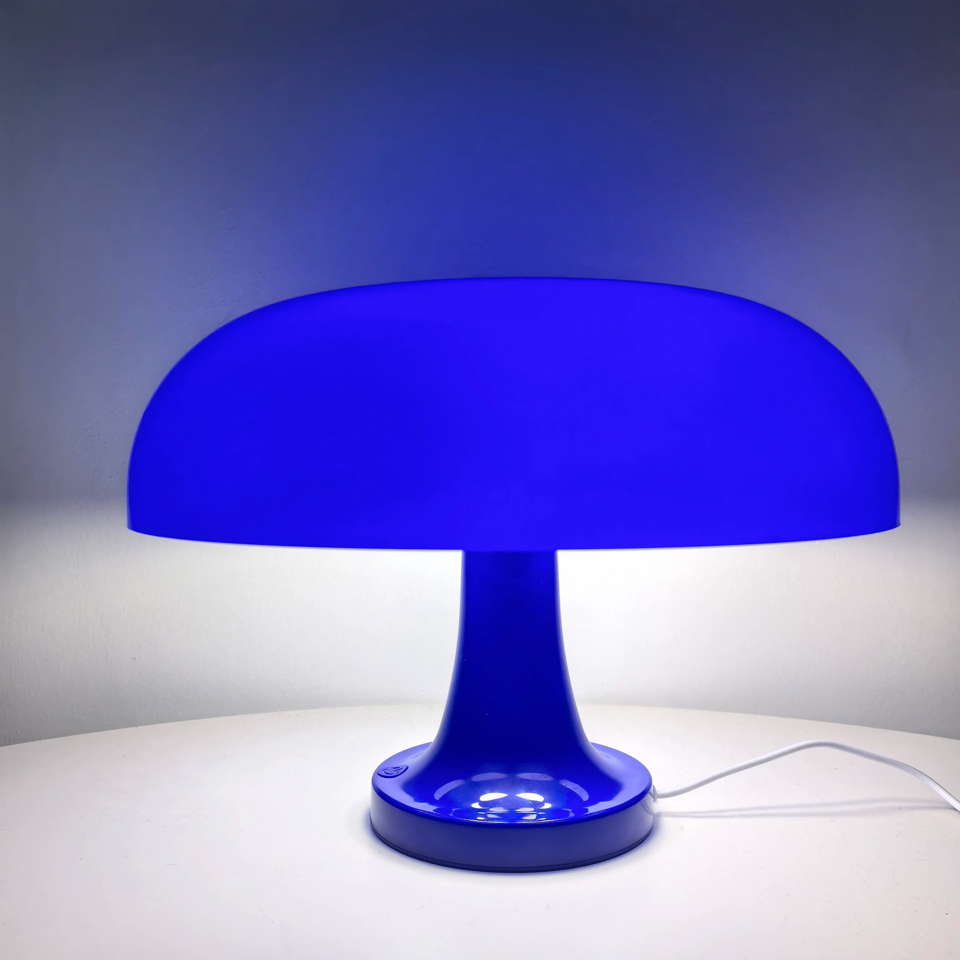 Minimalist Mushroom Table Lamp for Modern Bedrooms - Smarsty