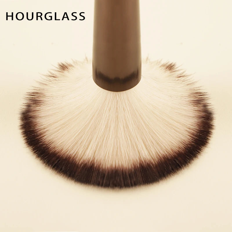Hourglass Professional Makeup Brush for Versatile Application - Smarsty