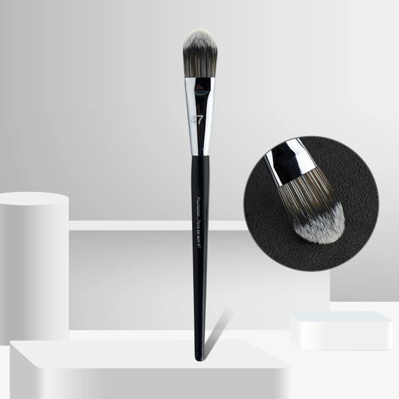Professional Liquid Foundation Brush for Flawless Makeup - Smarsty