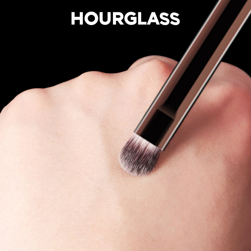 Hourglass No 12 Beveled Shadow Brush Soft Fiber Design - Smarsty