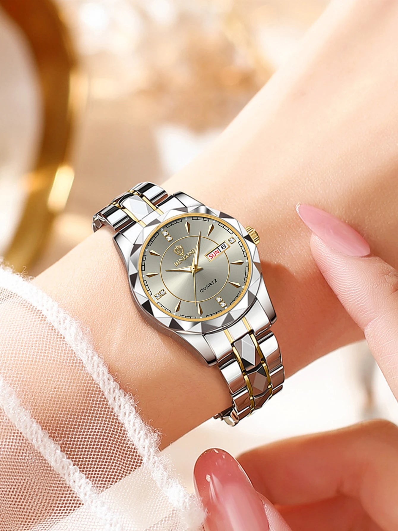 Luxury Waterproof Quartz Watch for Women with Luminous Feature - Smarsty