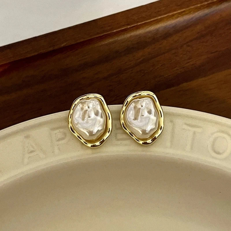 Elegant Gold Vintage Circle Drop Earrings with Baroque Pearl - Smarsty