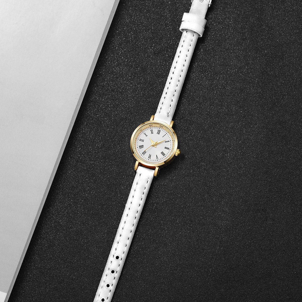 Fashionable Women's Quartz Watch with Leather Band - Smarsty