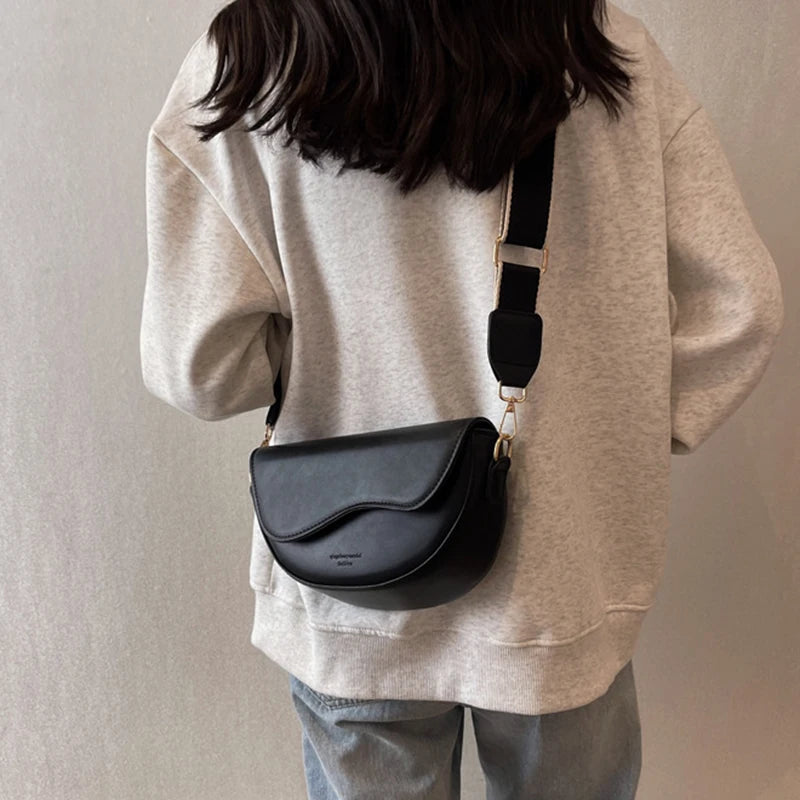 Women Vintage Saddle Bag With Wide Strap Crossbody - Smarsty