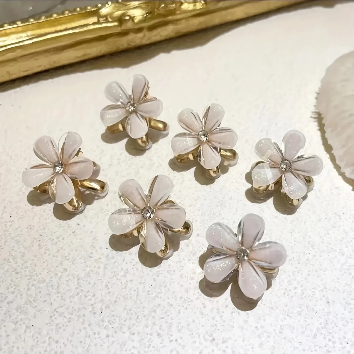 Flower Shaped Hair Grab Clips with Faux Pearl Accents - Smarsty