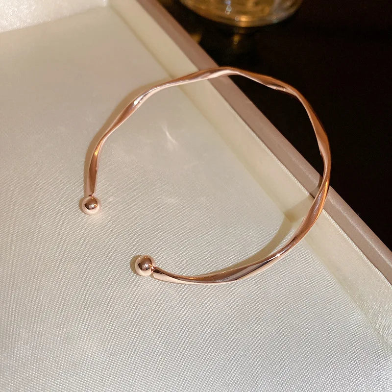 Creative Gold Cuff Bracelet for Women’s Fashion - Smarsty
