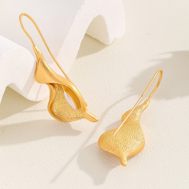 Elegant Flower Dangle Earrings in Gold and Silver Colors - Smarsty