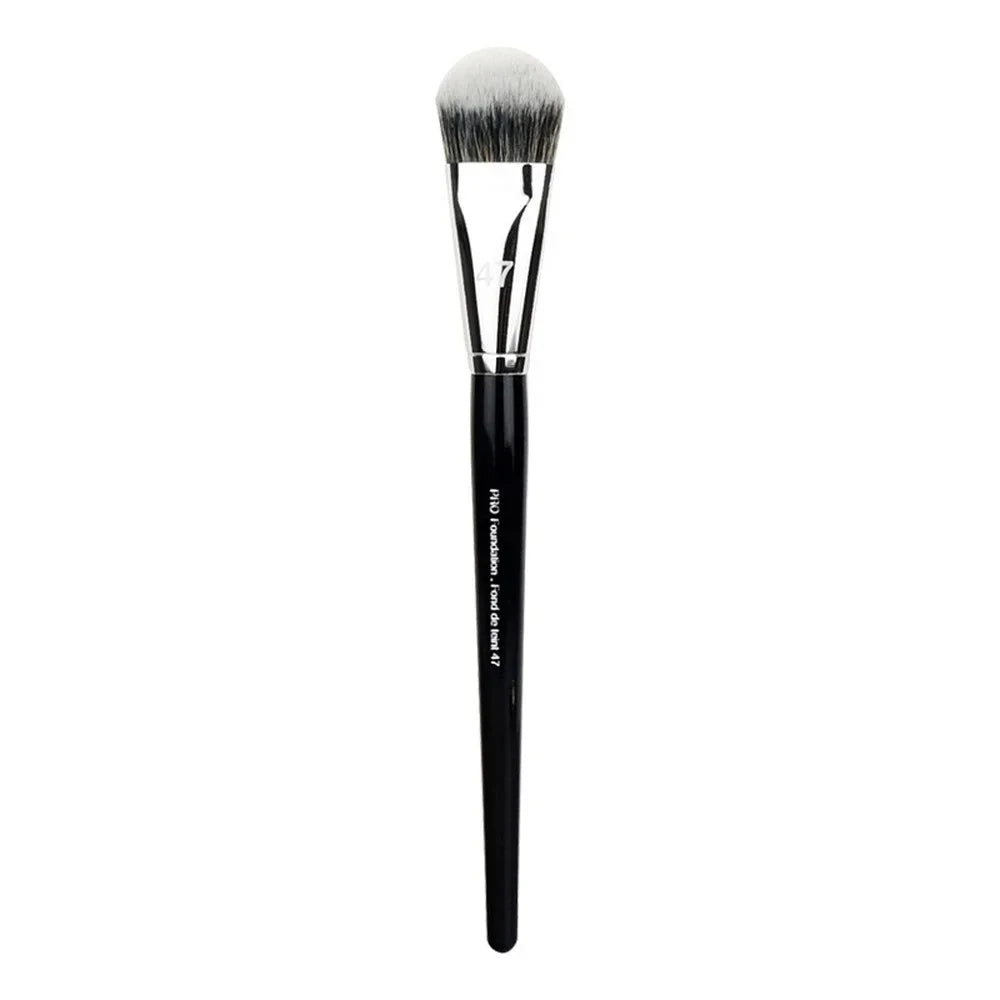 Professional Foundation Brush for Flawless Makeup Application - Smarsty