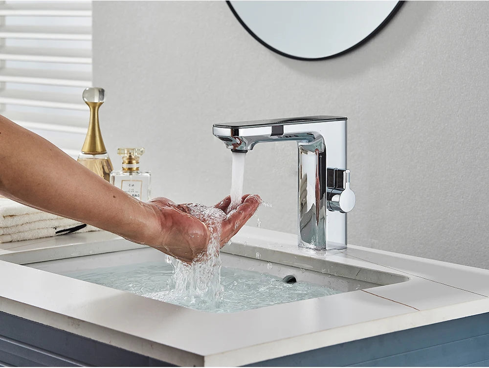 White Smart Sensor Basin Faucet with Digital Display - Smarsty