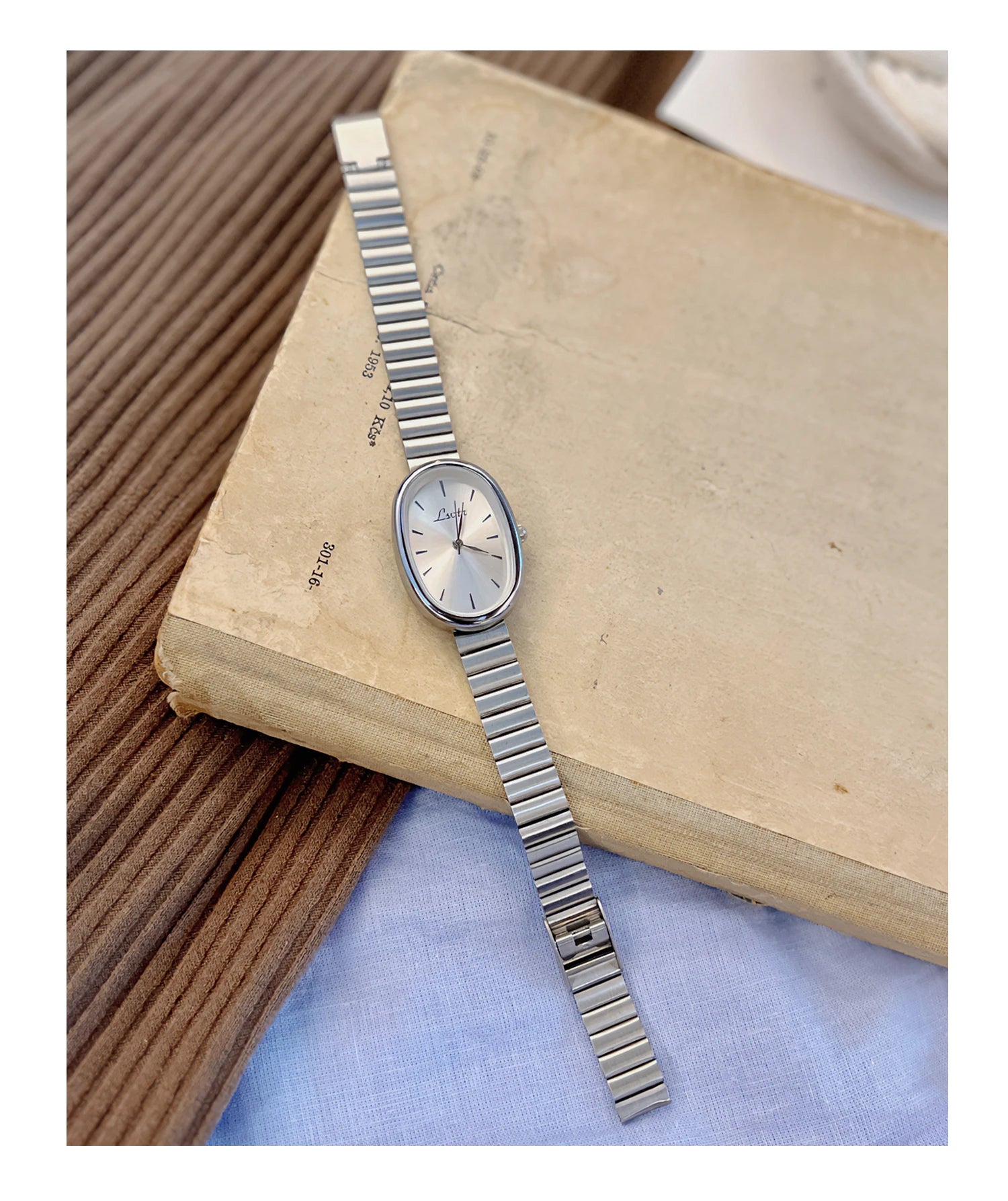 Fashionable Women's Quartz Watch with Gold Bracelet - Smarsty