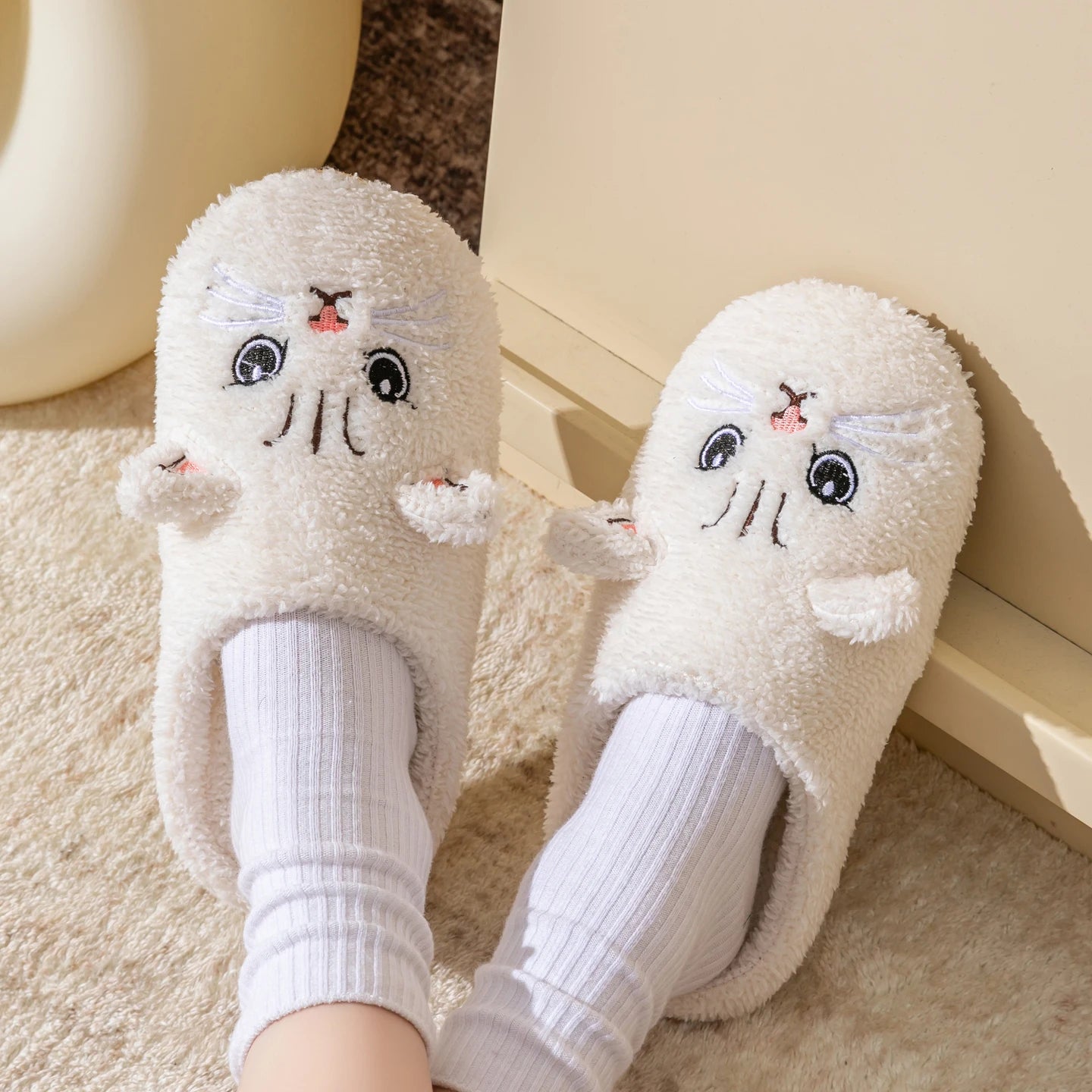 Women's Cartoon Cat Plush Slippers Cozy Winter Bedroom House Shoes with Non-Slip Soft Sole for Indoor Comfort Home Warm Shoes - Smarsty