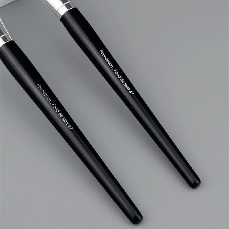 Professional Liquid Foundation Brush for Flawless Makeup - Smarsty