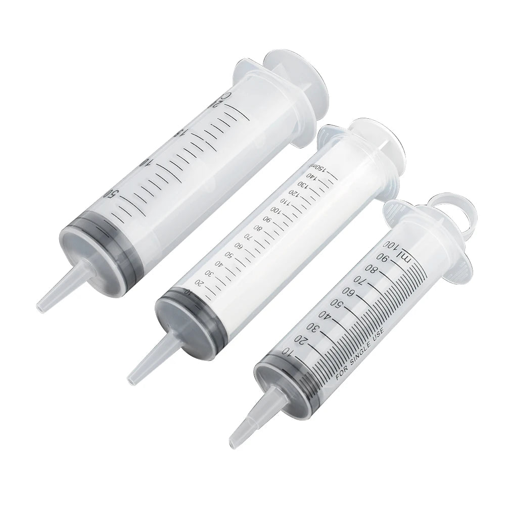 Multifunctional Large Capacity Syringe for Pet Feeding and Dispensing - Smarsty