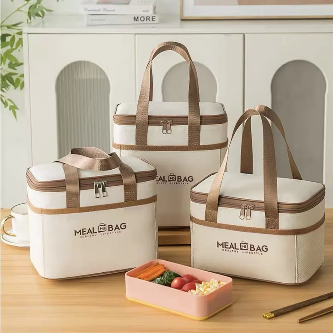 Insulated Lunch Bag With Waterproof Shoulder Strap - Smarsty