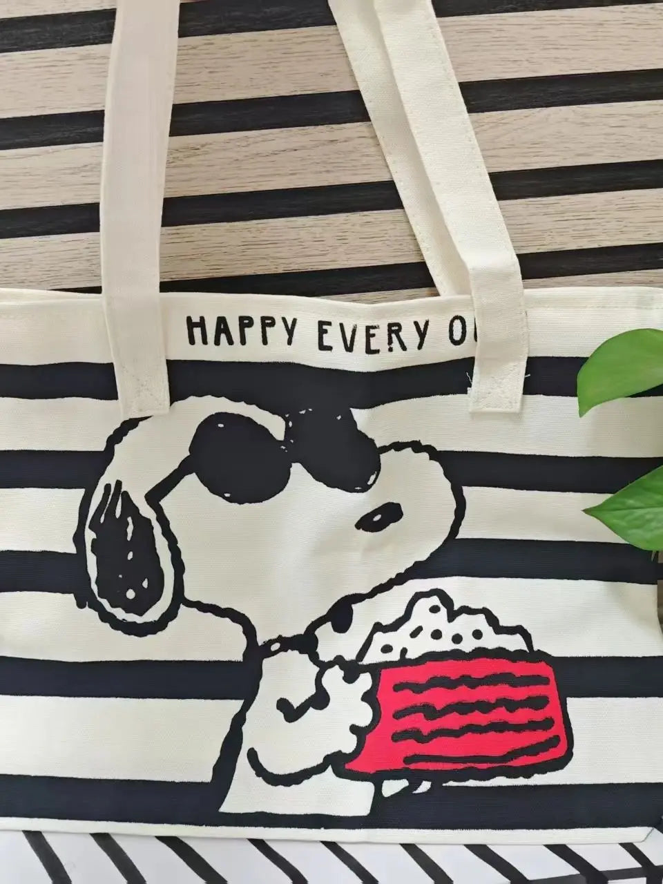 Snoopy Canvas Tote Bag With Zipper Closure For Everyday Use - Smarsty