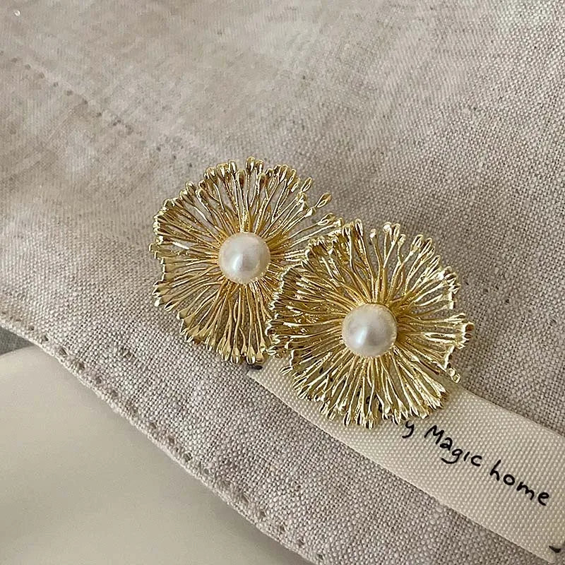 Pearl Stud Earrings Metal Flower Design Gold Color - Smarsty
