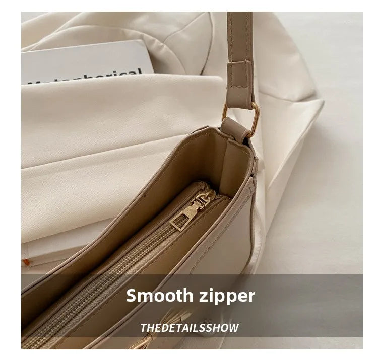 Metal Bow Shoulder Bag For Women With Classic Baguette - Smarsty