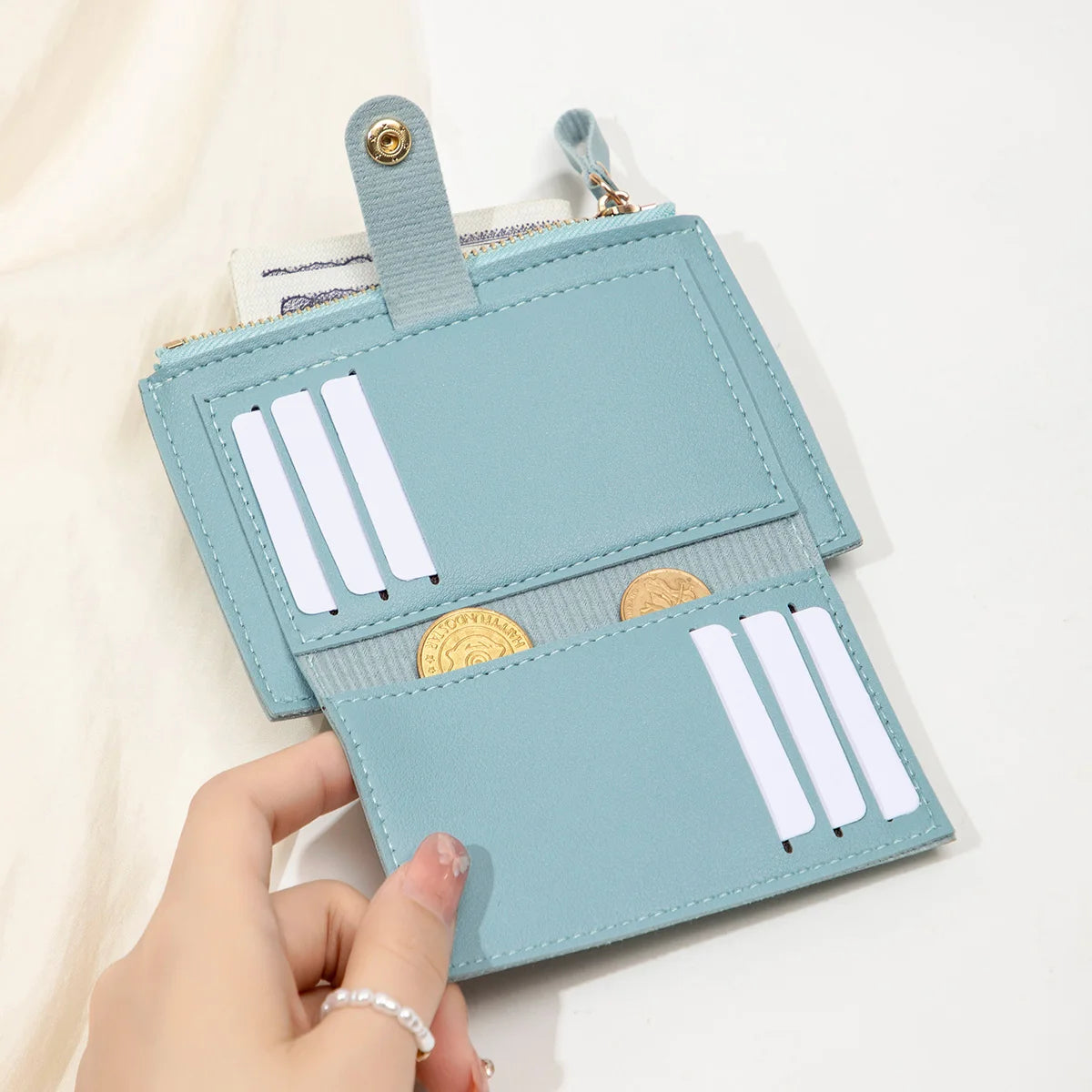 Minimalist and fashionable women's short card bag, ultra-thin mini PU leather zero wallet, women's credit card holder wallet