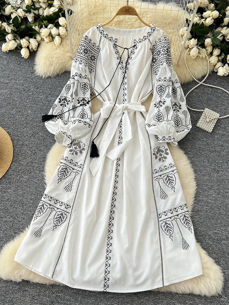 Bohemian Retro Ethnic Style Dress Women's New Spring Autumn Embroidered Lace Up Lantern Sleeves Waist Cinching Long Dress A155 - Smarsty