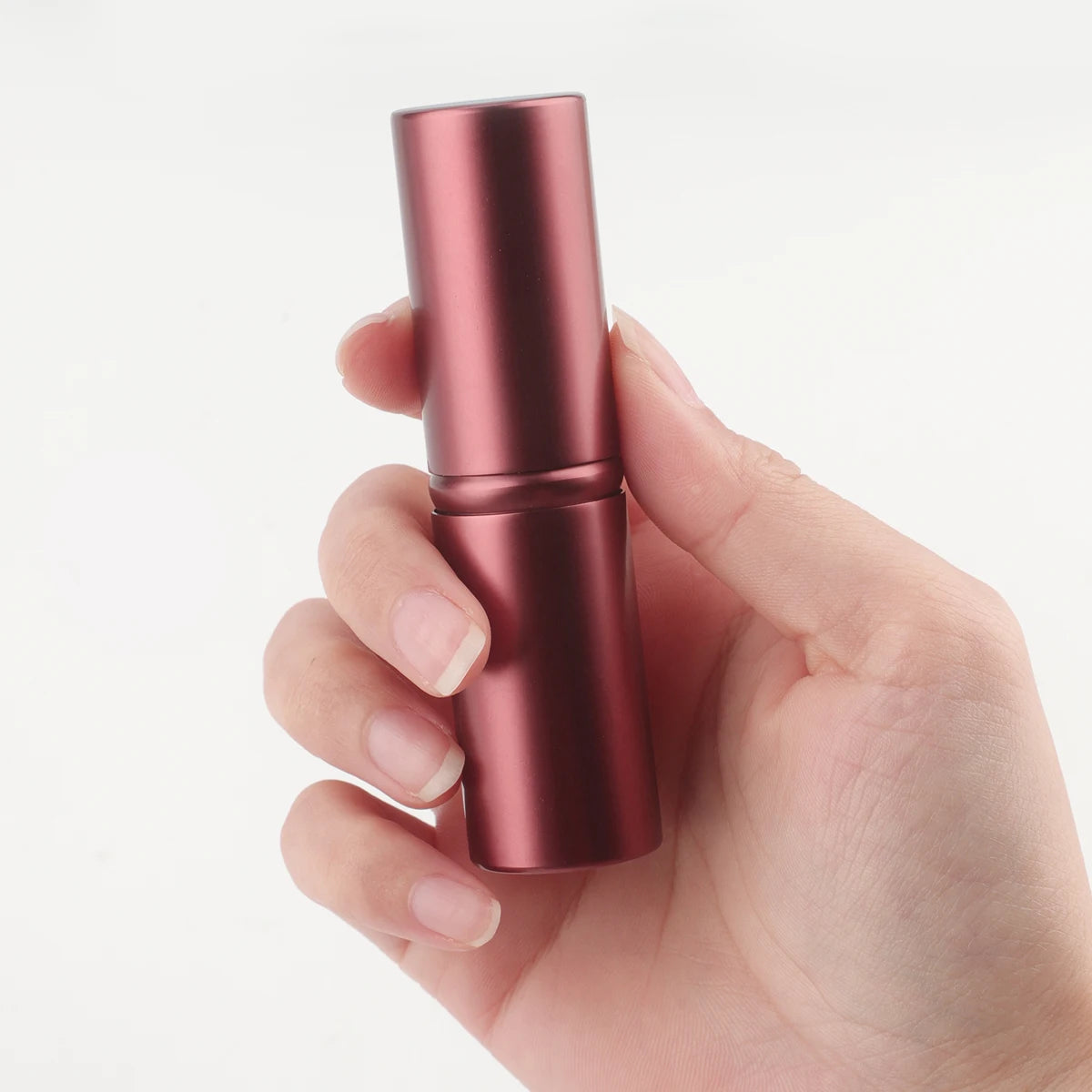 Retractable Makeup Brush with Aluminum Handle for Easy Application - Smarsty
