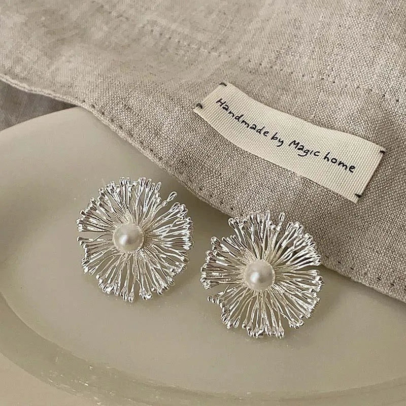 Pearl Stud Earrings Metal Flower Design Gold Color - Smarsty