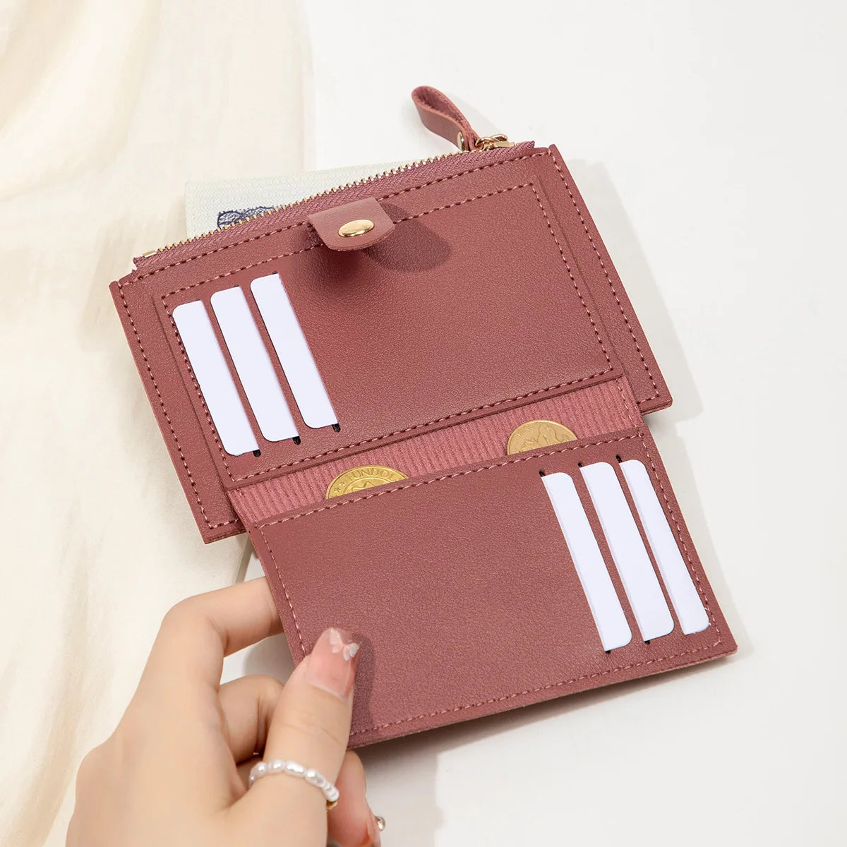 Minimalist and fashionable women's short card bag, ultra-thin mini PU leather zero wallet, women's credit card holder wallet