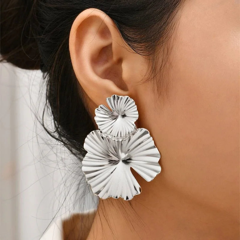 Vintage Gold Flower Stud Earrings Lightweight Hypoallergenic - Smarsty