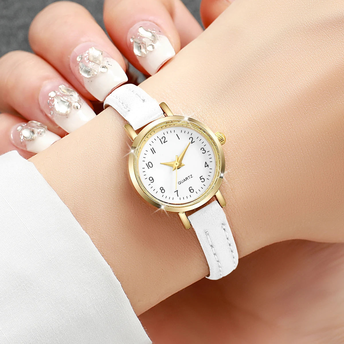 Fashionable Women's Quartz Watch with Leather Band - Smarsty