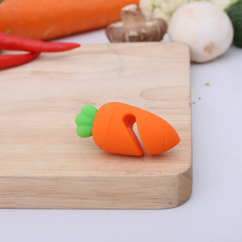 Silicone Carrot Chicken Leg Shaped Pot Lid Lifting Anti Overflow Device, Anti Overflow Pot Lid Clip, Practical Kitchen Tool by Smarsty