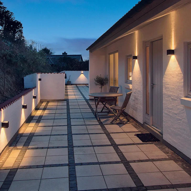 IP65 Outdoor LED Wall Lamp for Garden and Porch - Smarsty