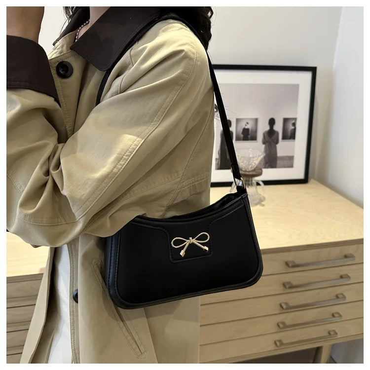 Metal Bow Shoulder Bag For Women With Classic Baguette - Smarsty