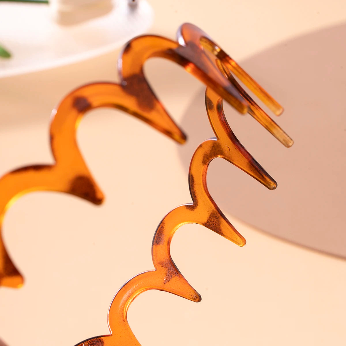 Korean Nonslip U Shape Headband With Fluffy Top Fixed Teeth - Smarsty