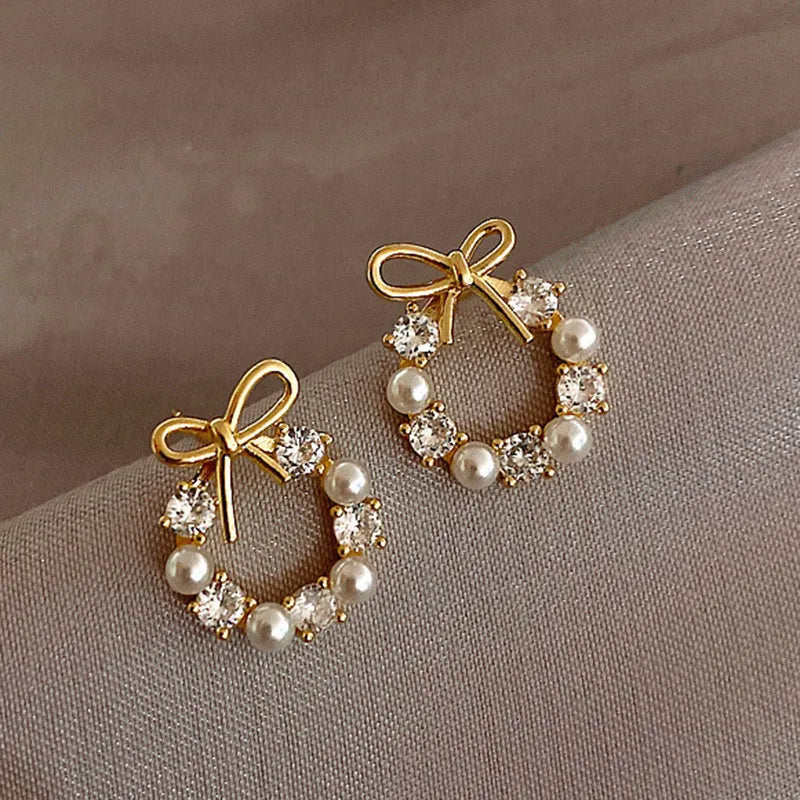 Minimal Geometric Circle Pearl Stud Earrings for Women - Smarsty