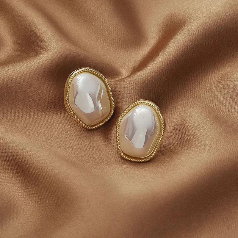 Retro Imitation Pearl Zircon Earrings Oval Square Hollow - Smarsty
