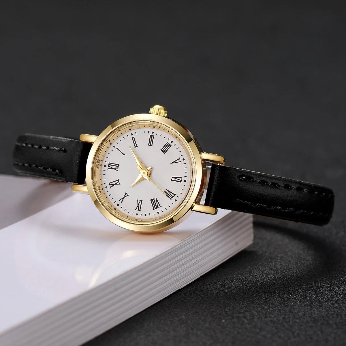 Fashionable Women's Quartz Watch with Leather Band - Smarsty