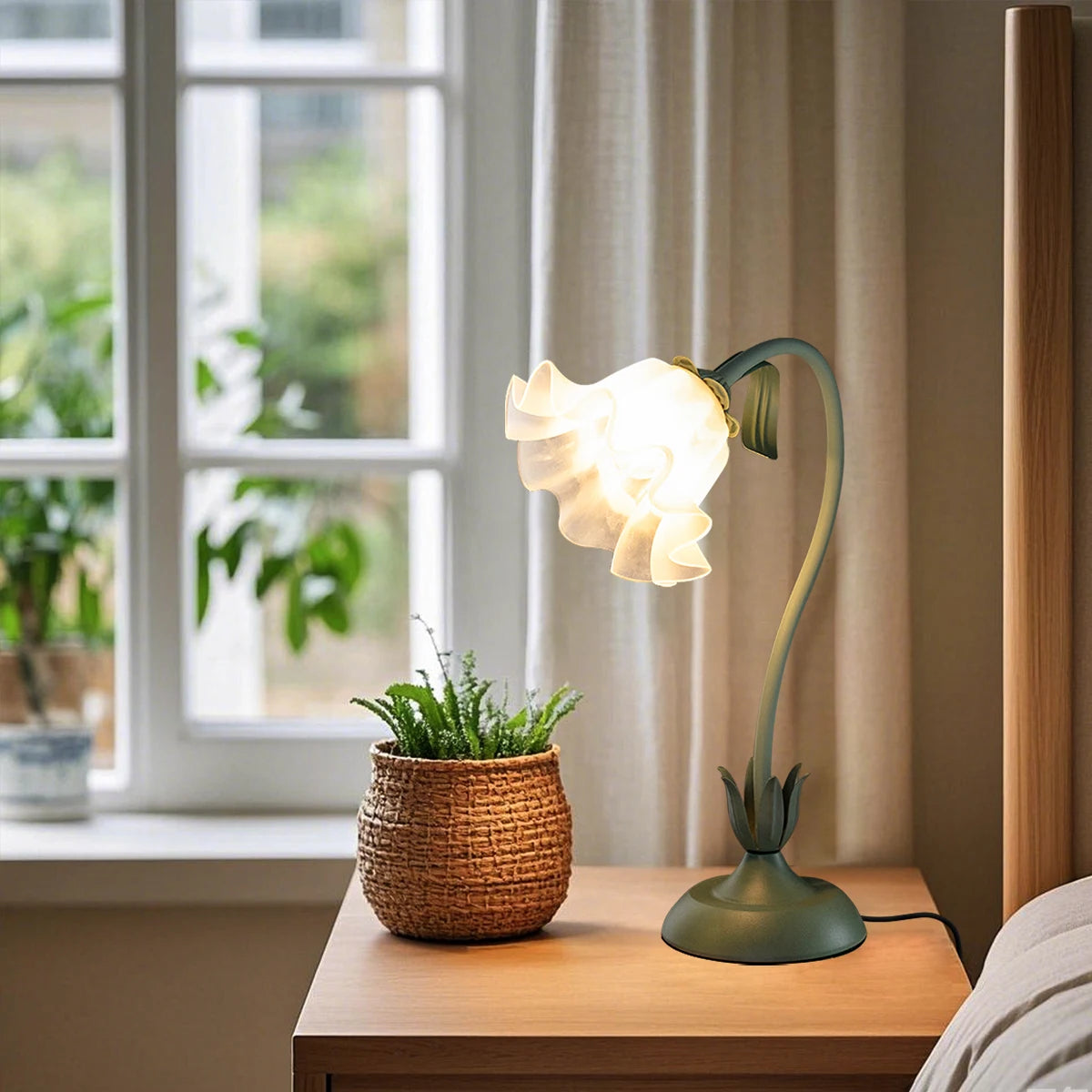 Vintage bedside lamp, flower lamp, living room decoration lamp, (color: green)E26LED lighting, adjustable direction lamp