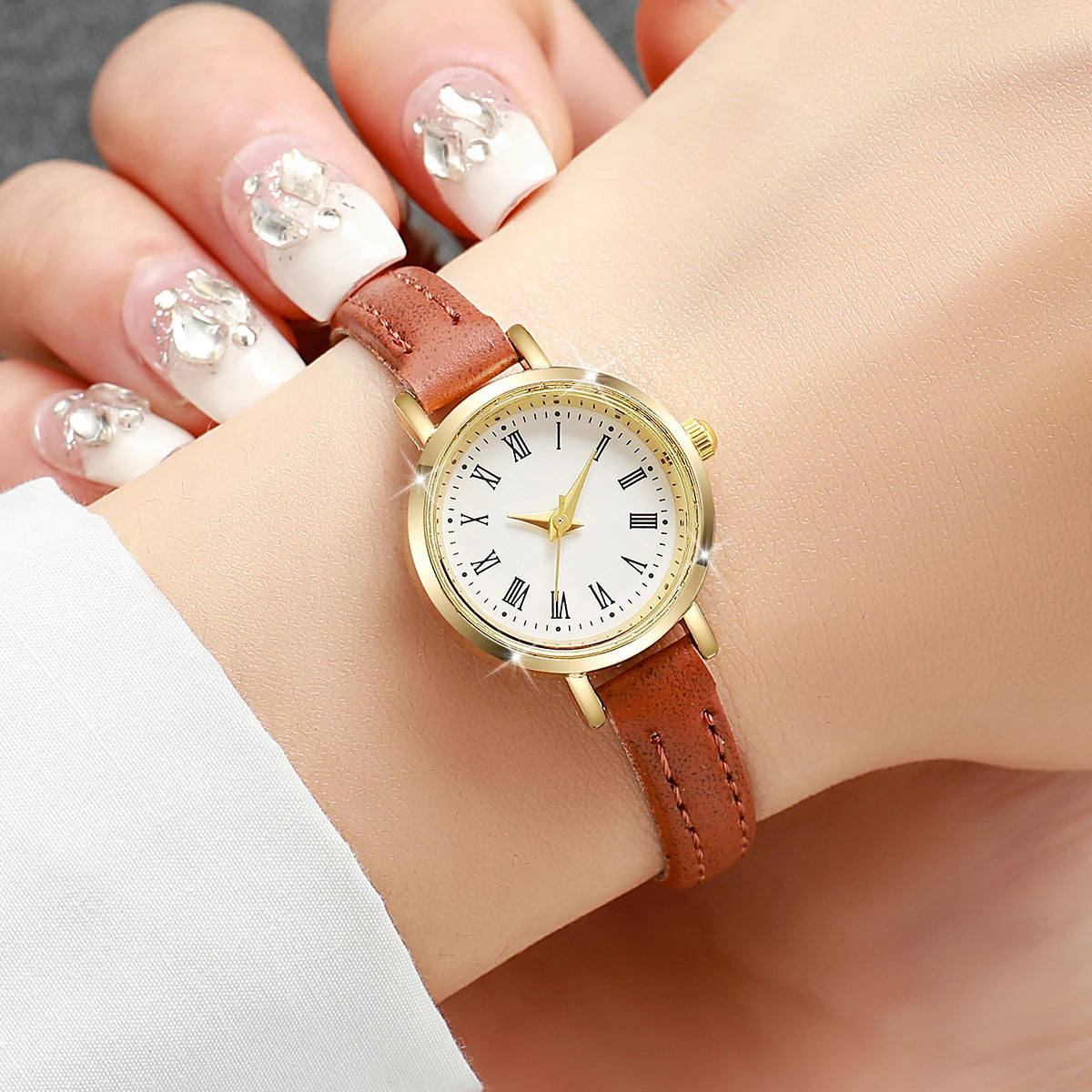 Fashionable Women's Quartz Watch with Leather Band - Smarsty
