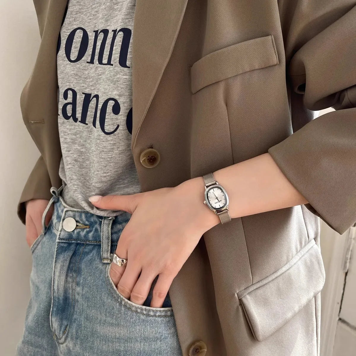 Small Oval Dial Green Quartz Watch for Women - Smarsty