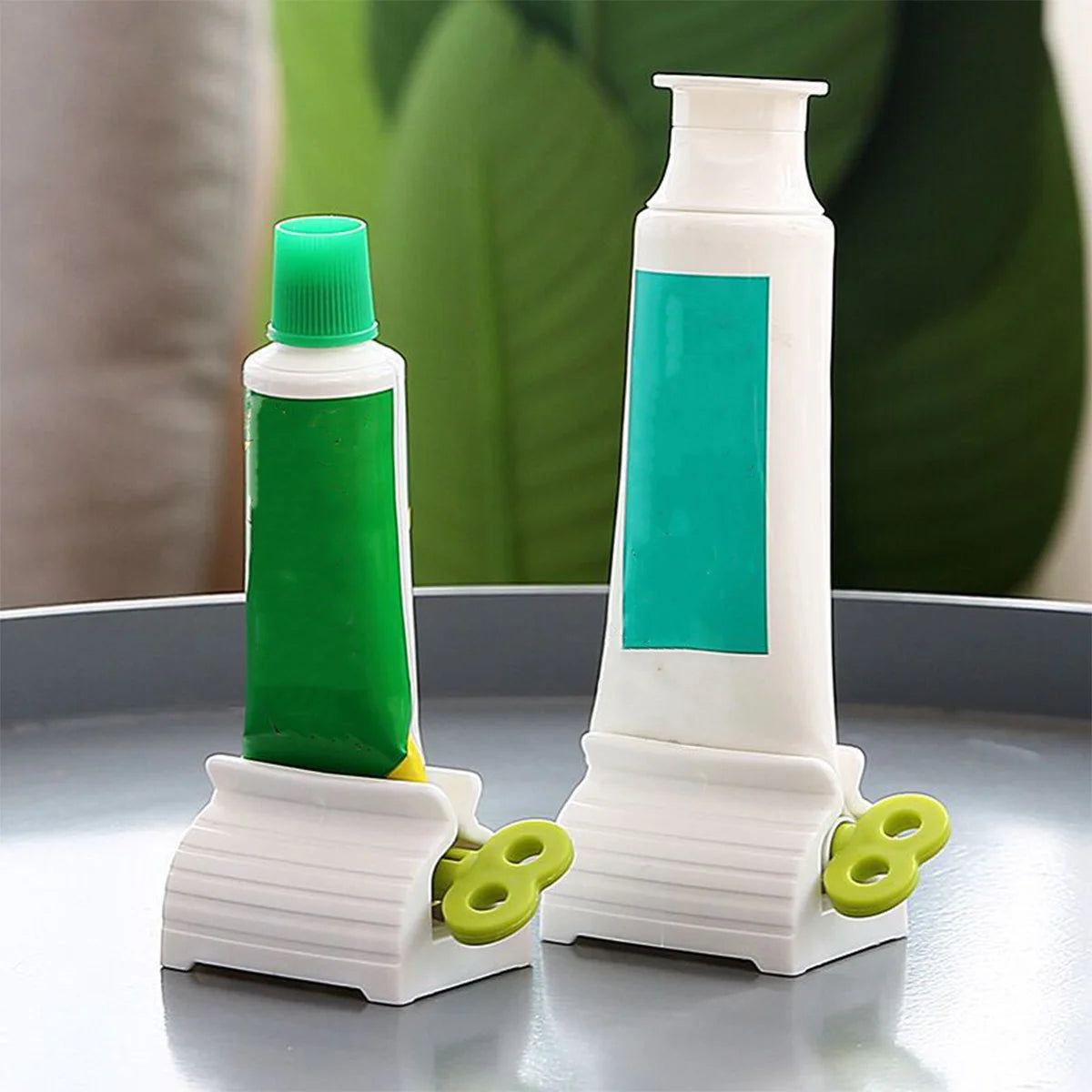 Efficient and Hassle-Free Toothpaste Tube Squeezer for a Smooth and Comfortable Brushing Experience - Smarsty