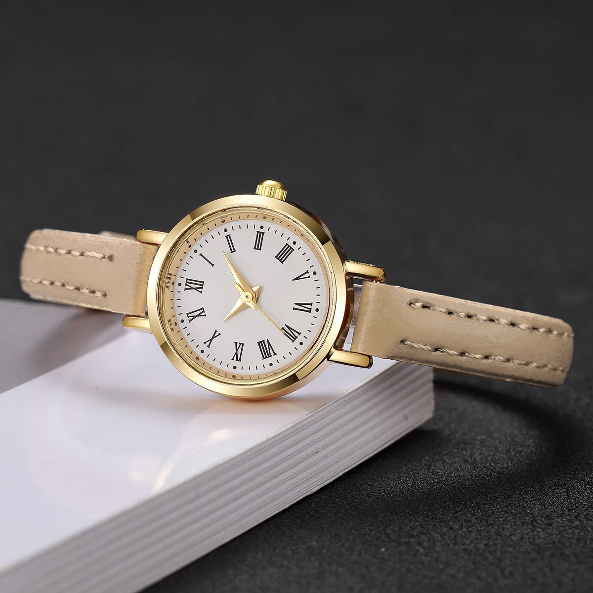 Fashionable Women's Quartz Watch with Leather Band - Smarsty