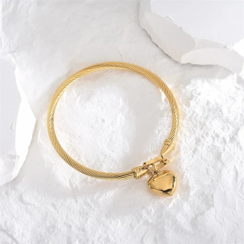 18k Gold Plated Stainless Steel Heart Bangle Bracelet - Smarsty