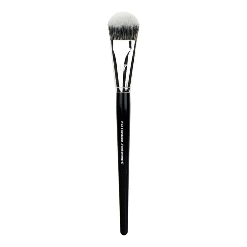 Professional Foundation Brush for Flawless Makeup Application - Smarsty