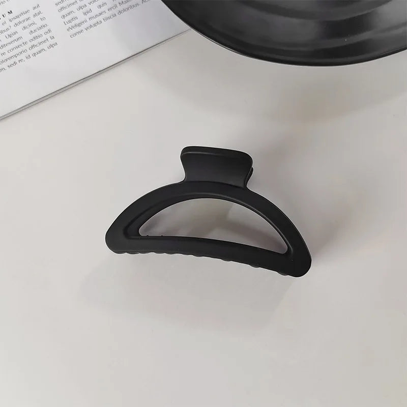 Elegant Black Geometric Hair Claw Secure Hold Easy Clip - Smarsty