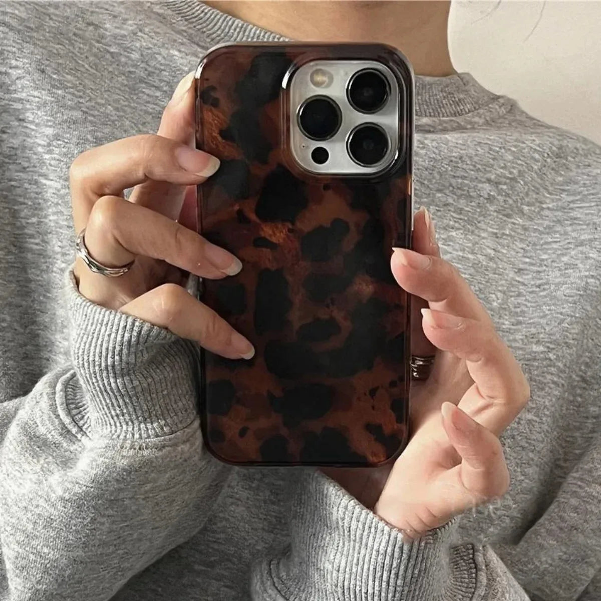 Retro Amber Texture Laser iPhone Case Leopard Pattern - Smarsty