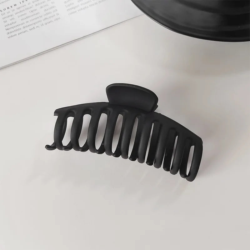Elegant Black Geometric Hair Claw Secure Hold Easy Clip - Smarsty
