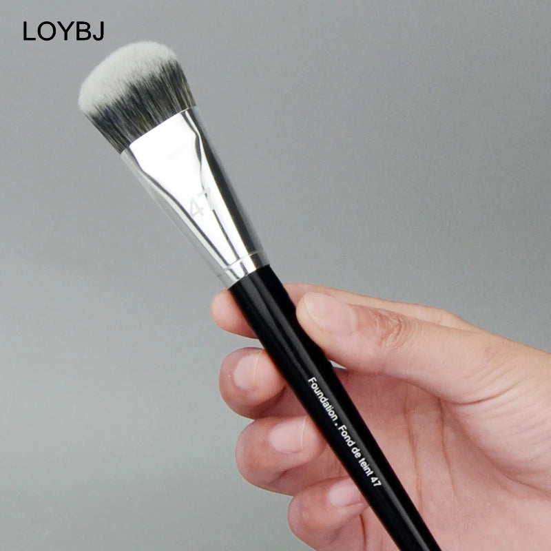 Professional Liquid Foundation Brush for Flawless Makeup - Smarsty