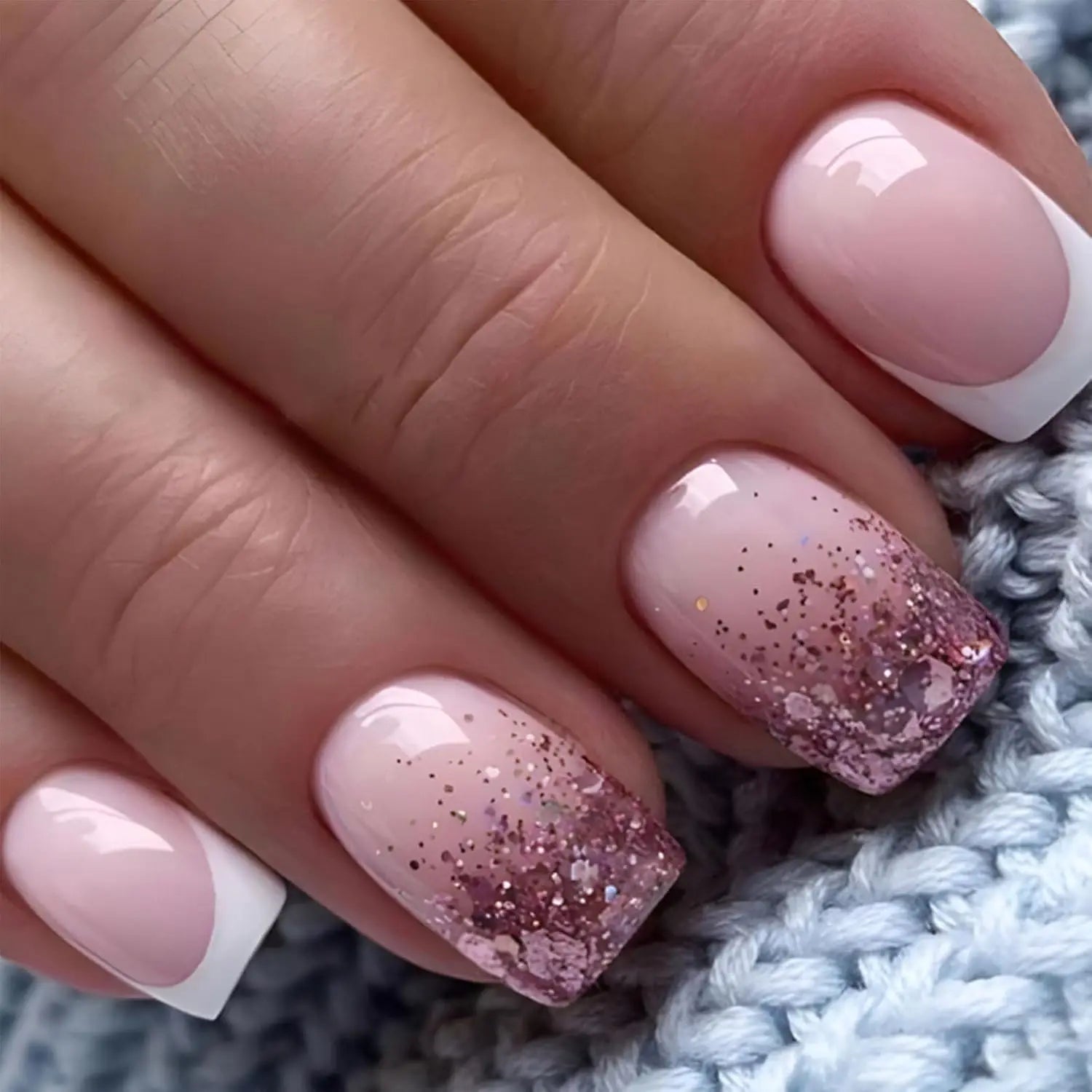 24 Piece Short Fake Nails Set with Glitter Tips - Smarsty