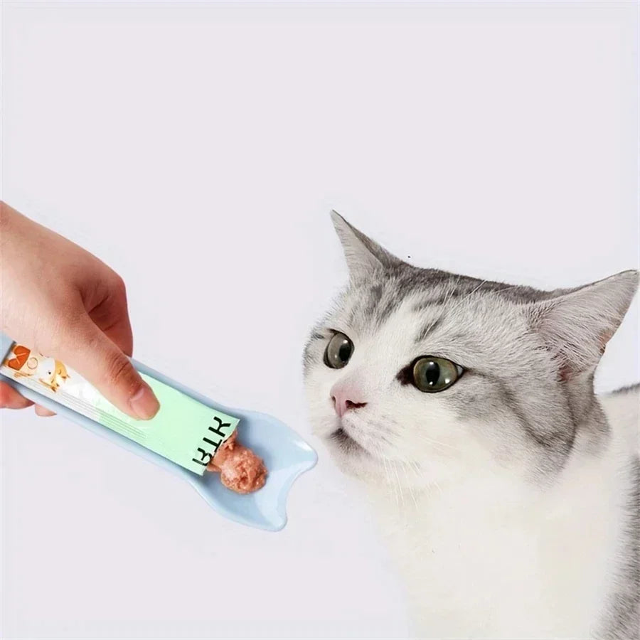 Efficient Cat Strip Feeder for Lickable Treats - Smarsty